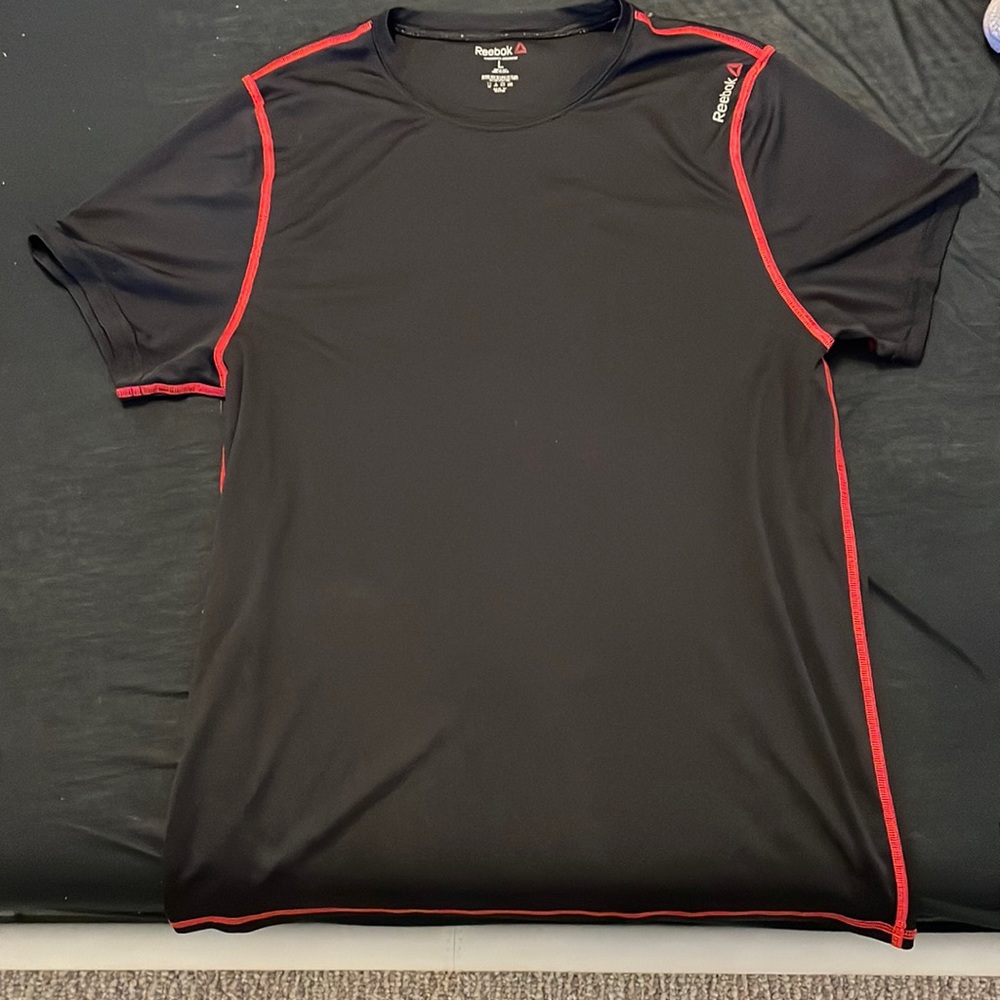Reebok drifit shirt performance size large